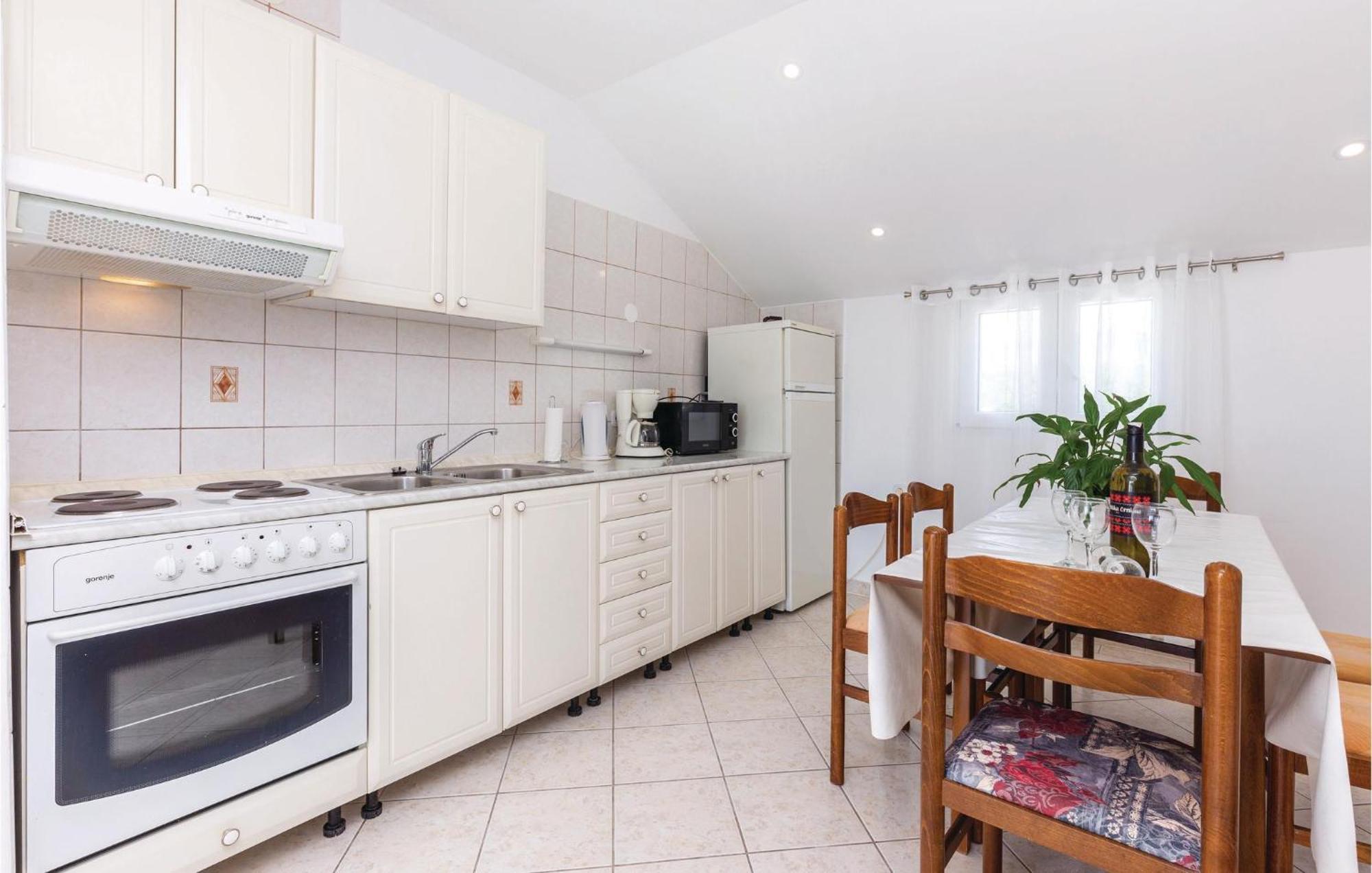 Nice Apartment In Crikvenica With Wifi Luaran gambar