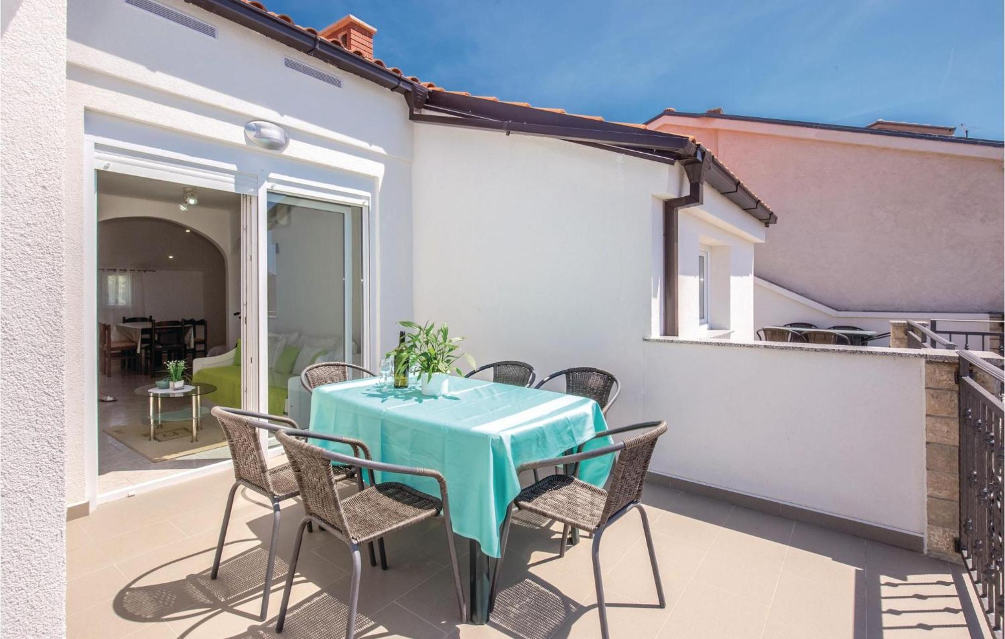 Nice Apartment In Crikvenica With Wifi Luaran gambar