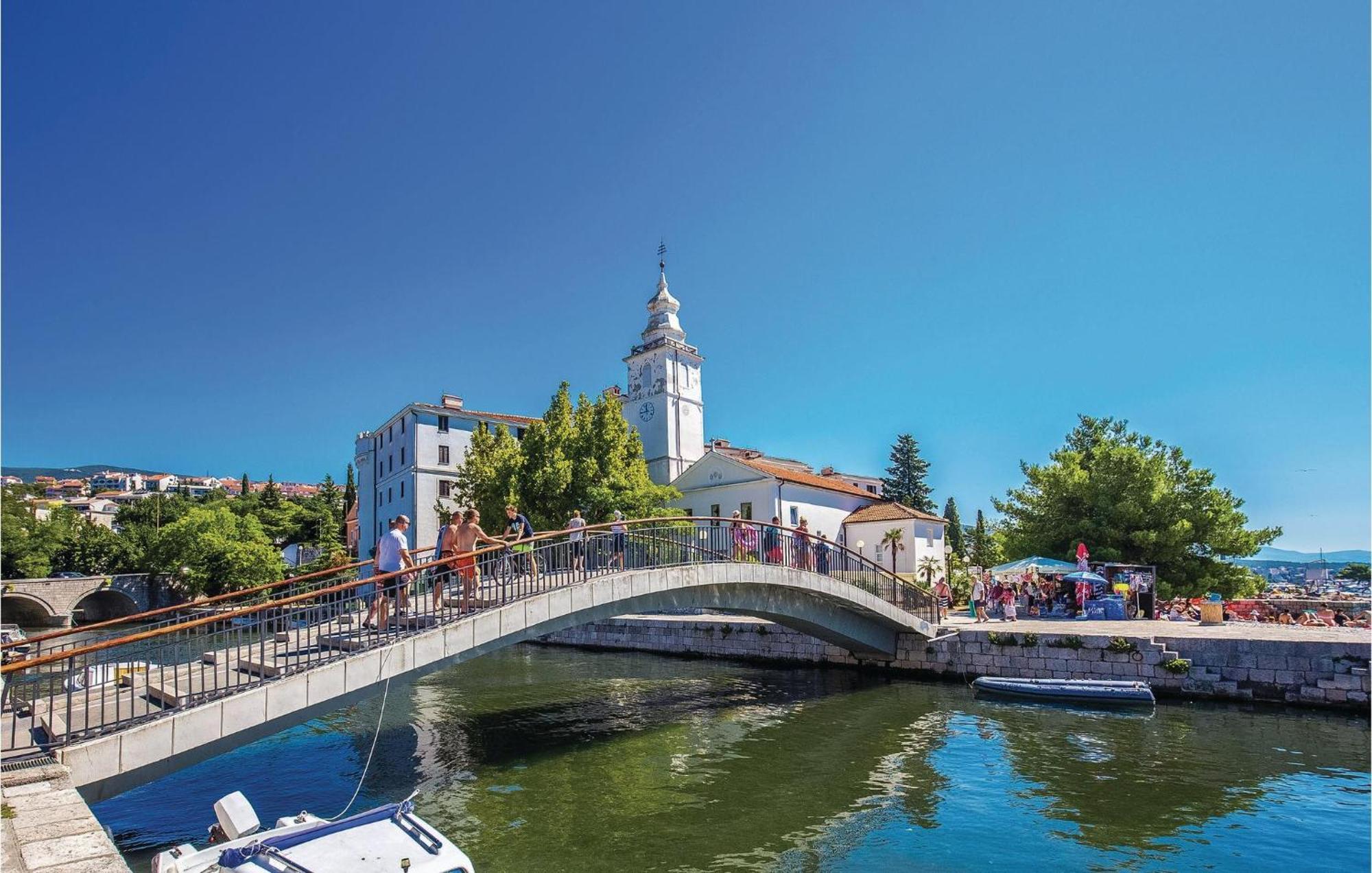 Nice Apartment In Crikvenica With Wifi Luaran gambar