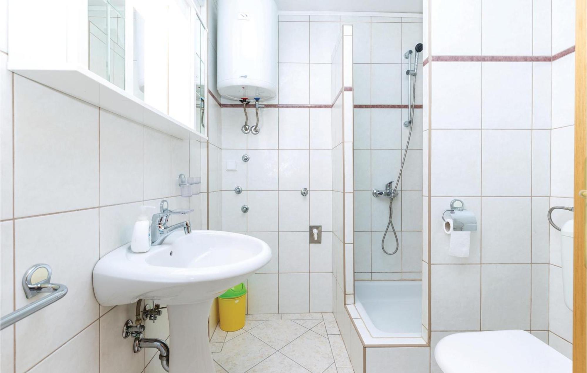 Nice Apartment In Crikvenica With Wifi Luaran gambar