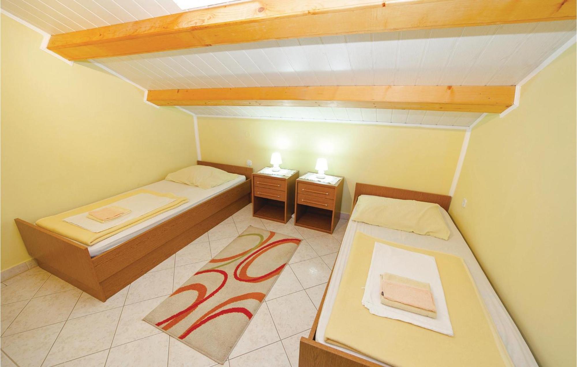 Nice Apartment In Crikvenica With Wifi Luaran gambar