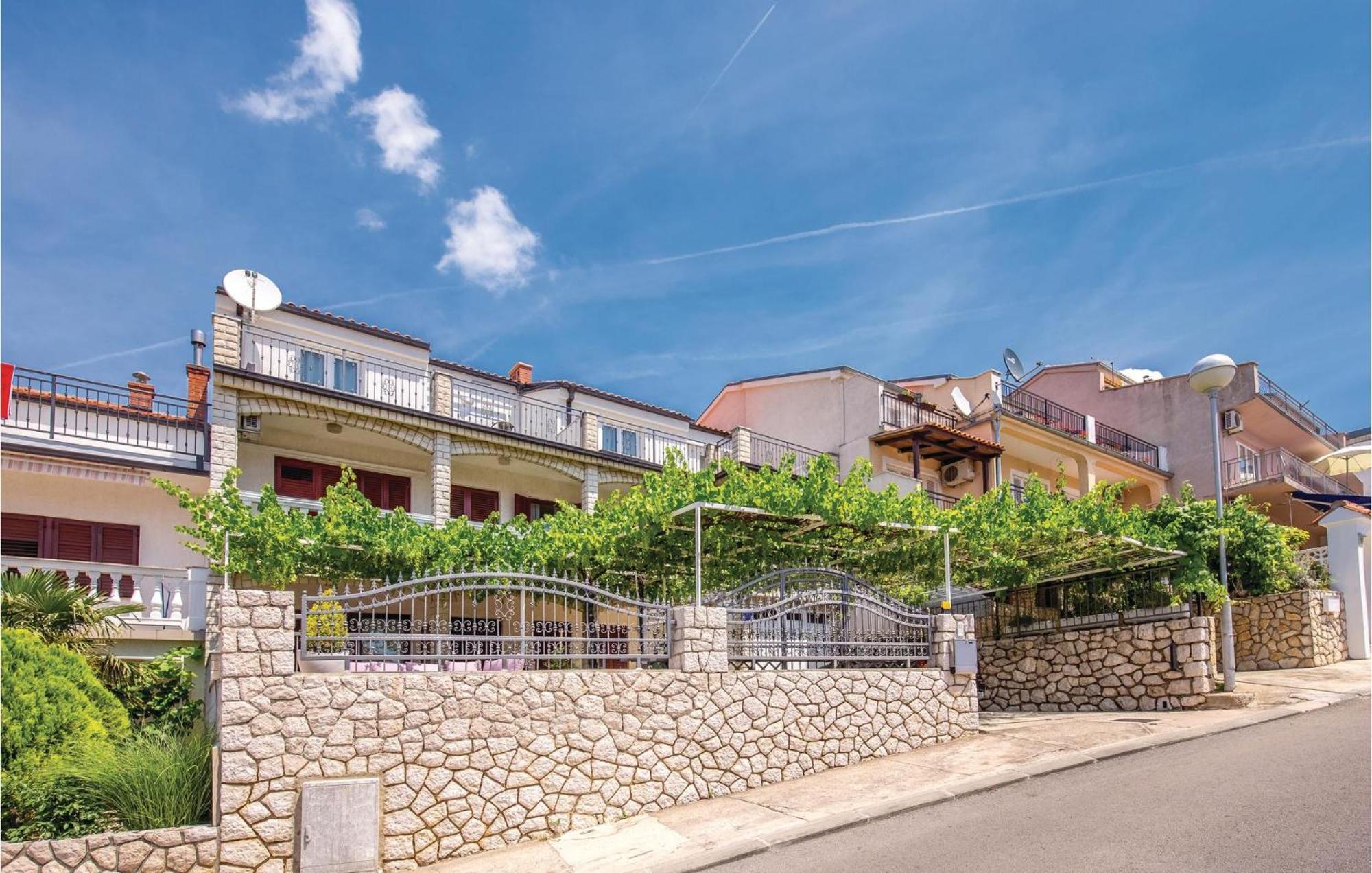 Nice Apartment In Crikvenica With Wifi Luaran gambar