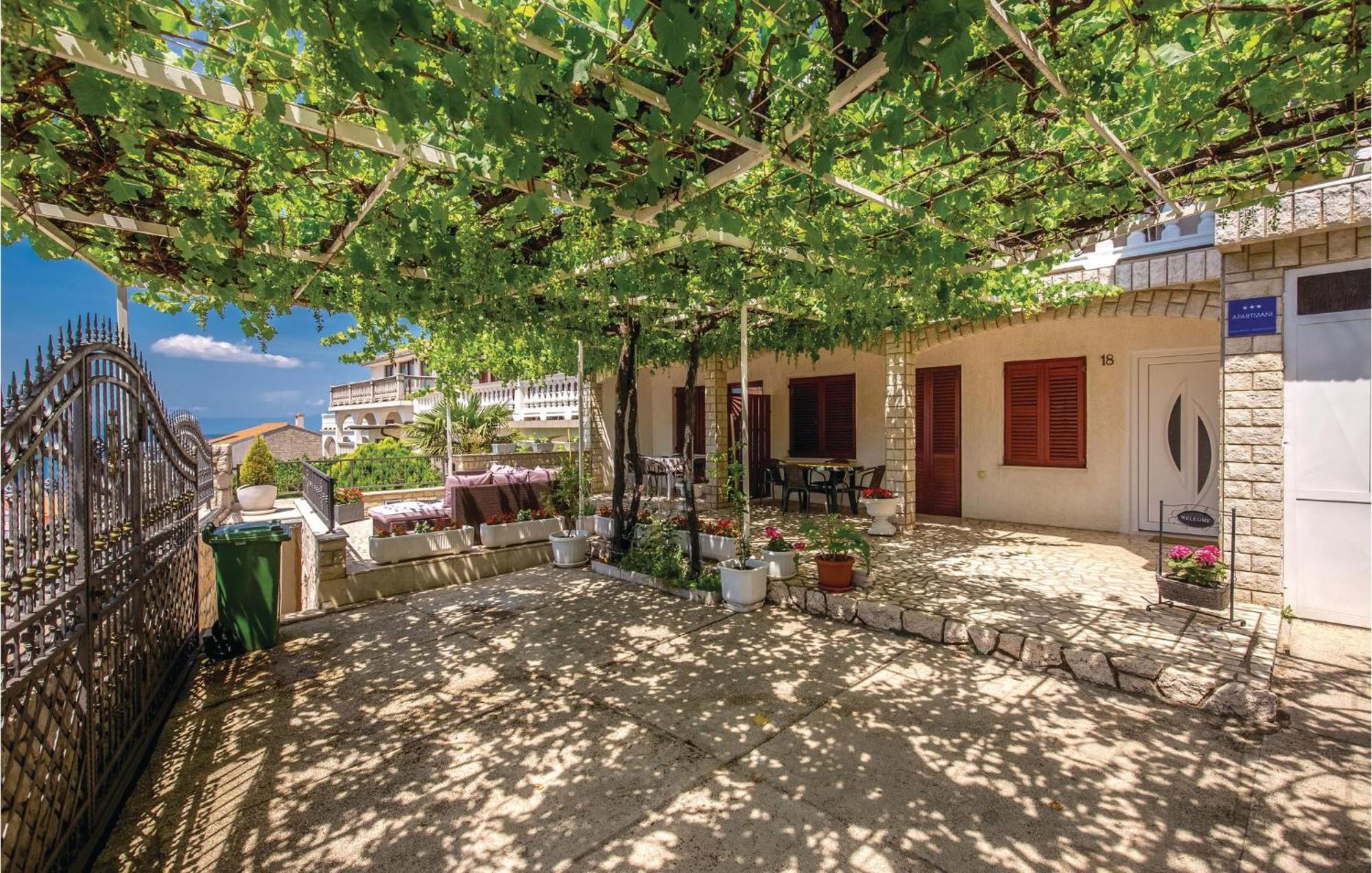 Nice Apartment In Crikvenica With Wifi Luaran gambar