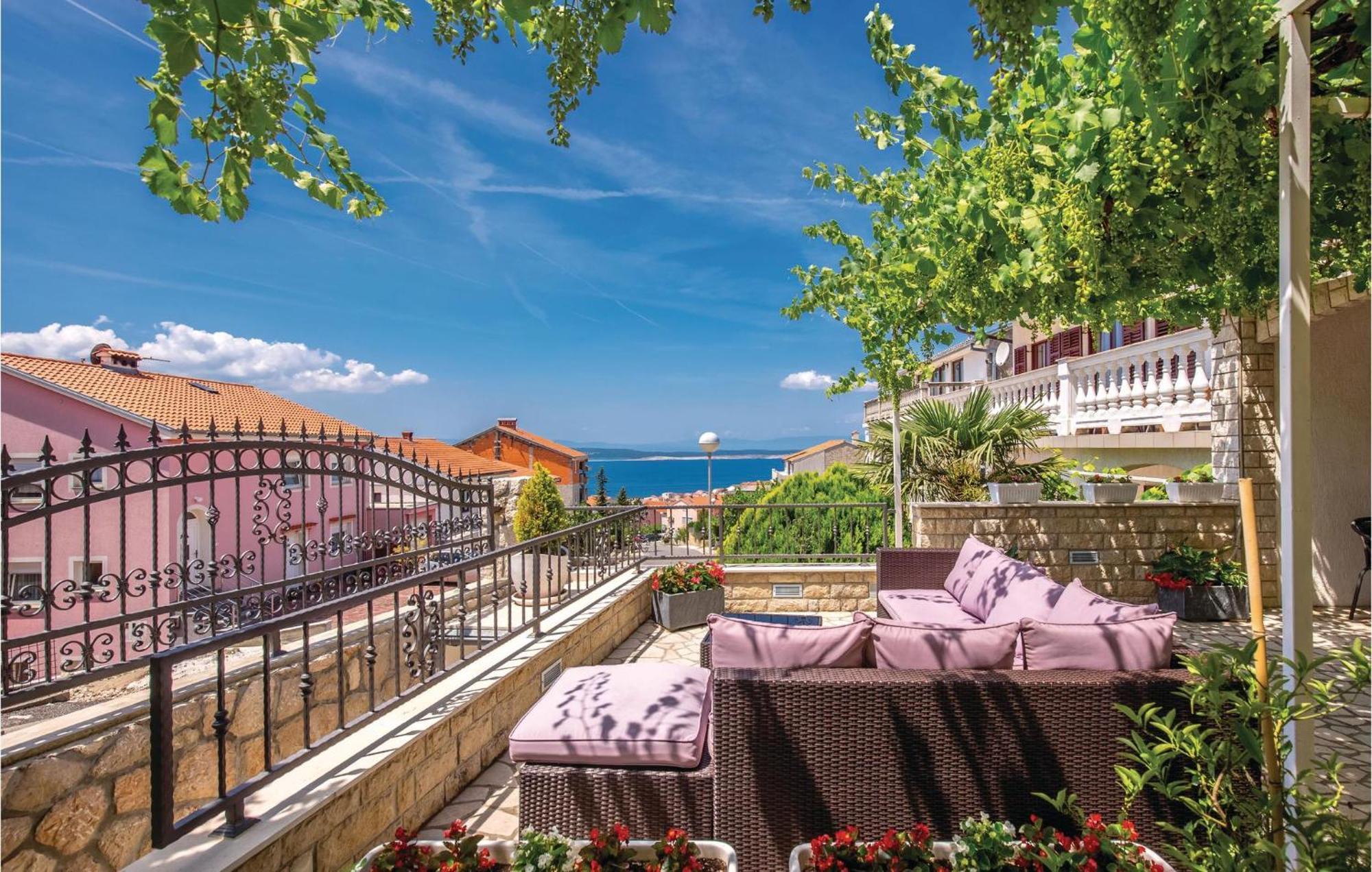 Nice Apartment In Crikvenica With Wifi Luaran gambar