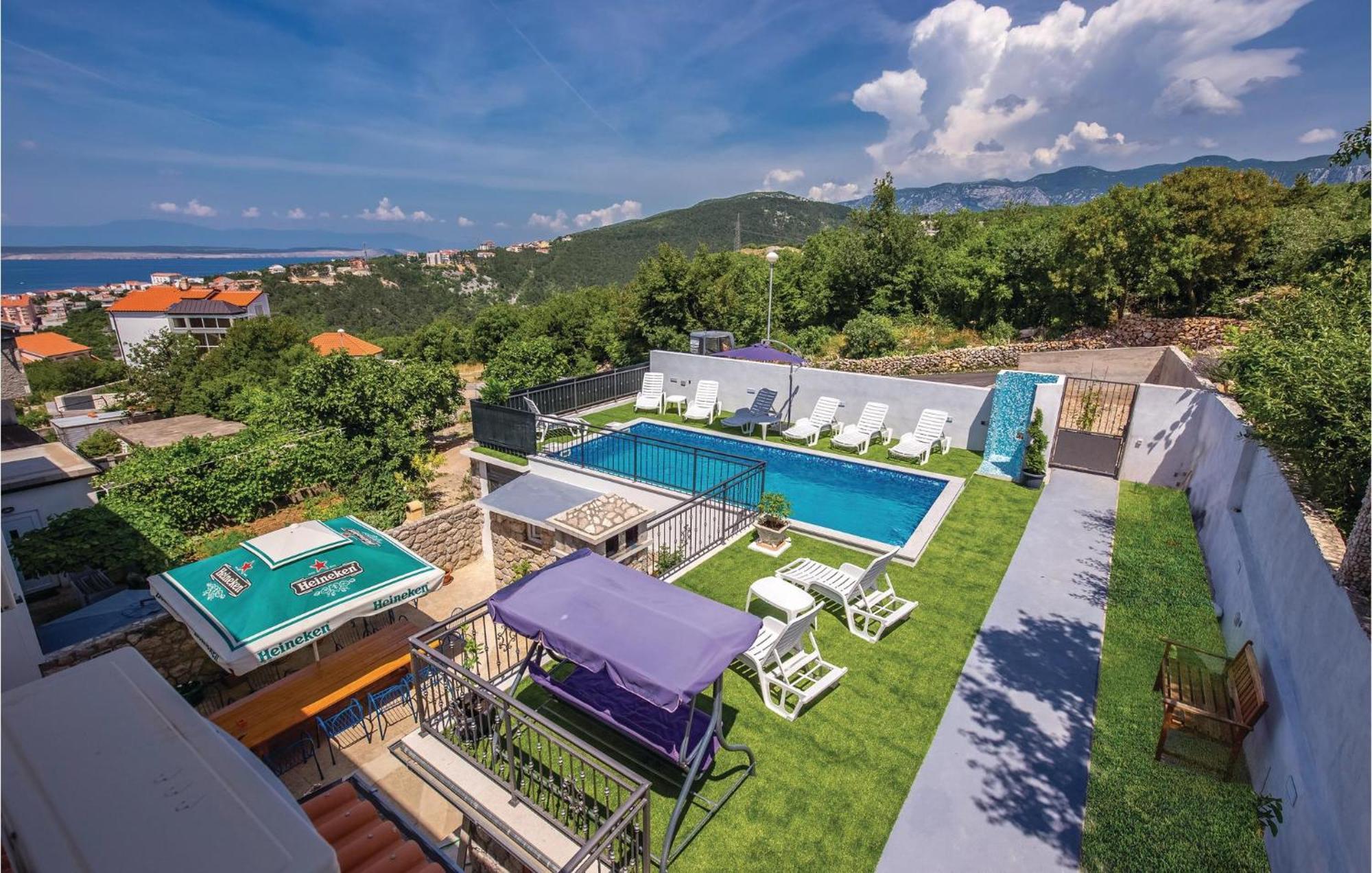Nice Apartment In Crikvenica With Wifi Luaran gambar